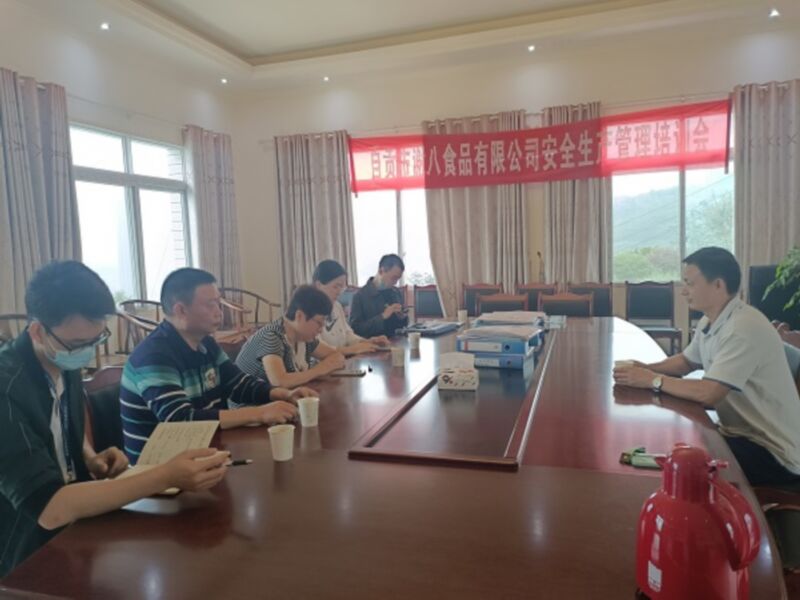 2022.10.24市市場監(jiān)督管理局副局長陳紅檢查指導(dǎo)工作